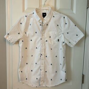 Vans men’s small short sleeve button down with parrot design.
